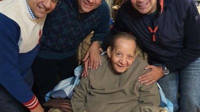 أحدث ظهور للفنان جورج سيدهم بصحبة هاني رمزي وأشقائه