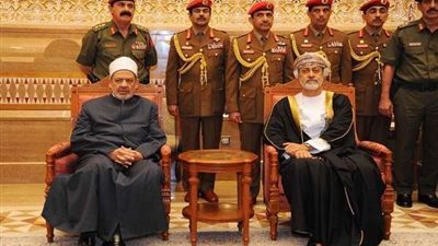 شيخ الأزهر يلتقي سلطان عمان ويعرب عن تعازيه في وفاة السلطان قابوس