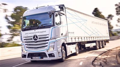 السلطات الإيرلندية تلقي القبض على قائد شاحنة اصطدمت ببوبات السفارة الروسية