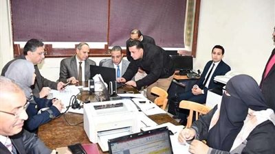 محافظ الفيوم يتفقد عددًا من لجان الامتحانات