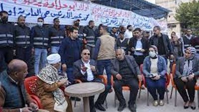 محافظ الإسكندرية يعد أهالي مساكن توشكى بتلبية مطالبهم ورفع كفاءة الخدمات