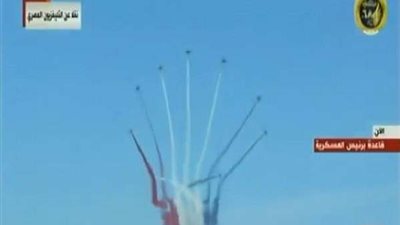 محمد بن زايد يسجل لحظة رسم الطائرات لعلم مصر