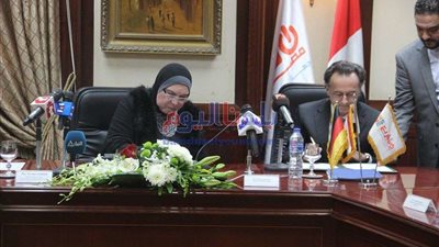 بالصور.. نيفين جامع توقع اتفاقية تمويل للمشروعات الصغيرة مع بنك الإعمار الألماني