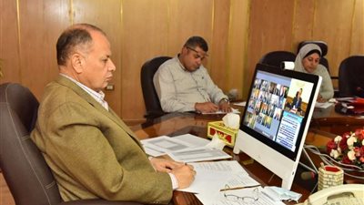 محافظ أسيوط يطمئن رئيس الوزراء على توافر السلع التموينية