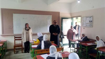 محافظ مطروح يتابع انطلاق امتحانات الشهادة الإعدادية