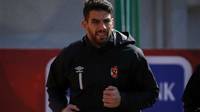 إكرامي ينتظم في تدريبات حراس الأهلي