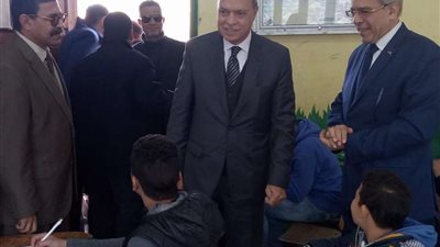 7 آلاف طالب أدوا امتحان الصف الثاني ورقيًا وطالب امتحن بالمستشفى بالقليوبية