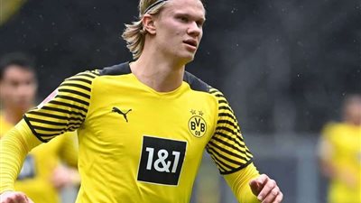 4 بدائل لبرشلونة في حالة فشل صفقة هالاند