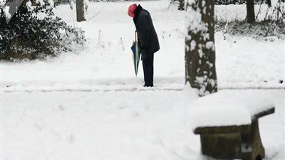 بعد مرور 18 ساعة على دفنها.. نجاة فتاة من الموت