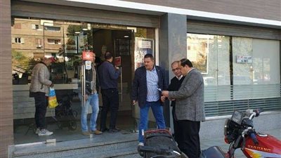 غلق 7 محال تجارية في بنها لإدارتها بدون ترخيص