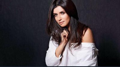 الفنانة «غادة عادل» تكشف حقيقة إصابتها بوعكة صحية في لندن