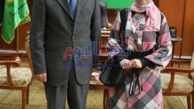 رئيس جامعة المنوفية يلتقى بالطالبة المثالية فى المرحلة الثانوية على مستوى المحافظة