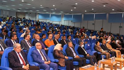 الداودي وغرباوى  يفتتحان فعاليات الإسبوع البيئى الرابع عشر بجامعة جنوب الوادي