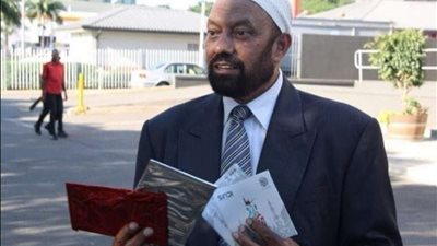 بالتفاصيل.. اغتيال يوسف أحمد ديدات في جنوب أفريقيا