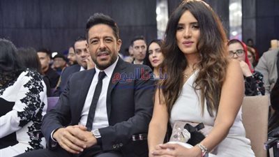 حماقي يفوز بجائزتين وزينة أفضل ممثلة.. ننشر تفاصيل حفل 