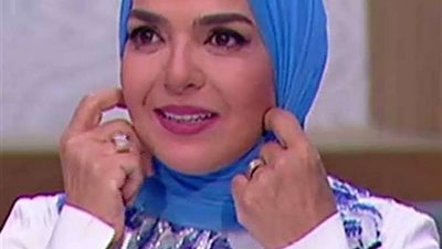 الاعلامية منى عبد الغني  تكشف كواليس  حادث السير وتطمأن جمهورها