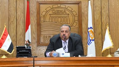 السكرتير العام يعقد اجتماعا لمتابعة تقنين أراضي أملاك الدولة والتصالح في مخلفات البناء بقنا