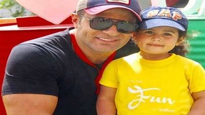 بكلمات رومانسية.. محمد نور يحتفل بعيد ميلاد ابنته