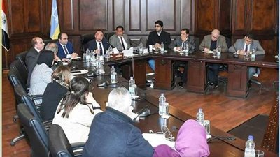 محافظ الإسكندرية يعقد اجتماعا مع أعضاء مجلس النواب لمناقشة مشكلات المواطنين