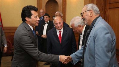 وزير الرياضة يلتقي مجلس إدارة الاتحاد الإفريقي للدراجات (صور)