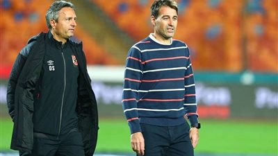 فايلر يعقد محاضرة بلاعبي الأهلي قبل مواجهة المقاولون اليوم