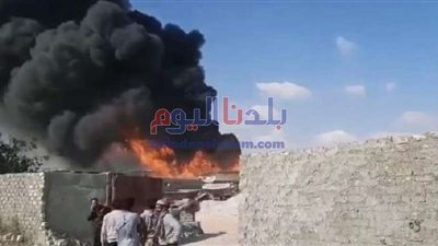 نشوب حريق هائل داخل 