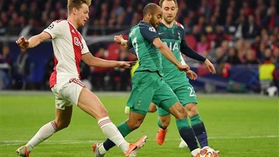 أياكس يفلت من كمين سبارتا روتردام ويعزز صدارته للدوري الهولندي