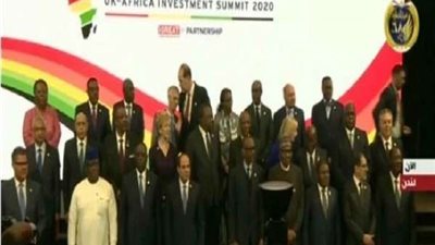 السيسي والقادة الأفارقة يلتقطون صورة جماعية قبل انطلاق قمة بريطانيا