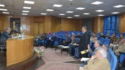 محافظ المنيا يناقش موقف تنفيذ الخطة الموحدة ويؤكد على متابعة المشروعات