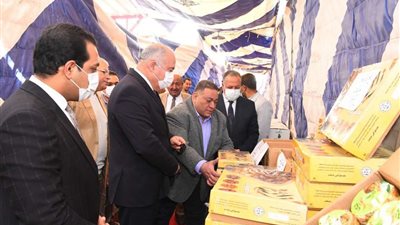 الداودي يفتتح معرضين لـ