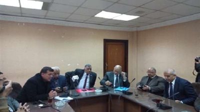 ممثلو العمال يرفضون تعديلات قانون قطاع الأعمال لتعارضها مع التطوير