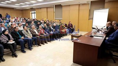 بحضور محافظ بني سويف.. ندوة توعوية للتعريف بمفاهيم ومعايير مدونة السلوك الوظيفي