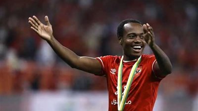 بيرسي تاو ضمن قائمة الأهلي لمواجهة المريخ السوداني غدًا