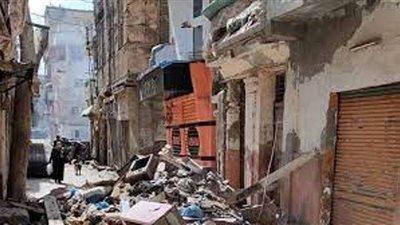 انهيار أجزاء من عقار قديم بمنطقة اللبان بالإسكندرية