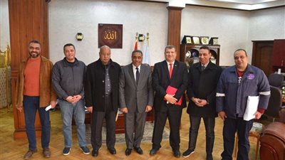 تفاصيل اجتماع محافظ مطروح مع عدد من شركات البترول