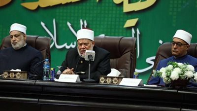 علي جمعة: الأمة التي تحافظ على وقتها تكون آخذة بنصيب من الجدية