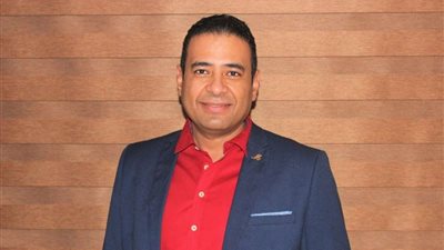 تكريم طبيب مصري ببرلين لتميزه في عالم التجميل ونحت القوام