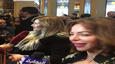 وصول حلا شيحة وسوزان نجم الدين العرض الخاص بفيلم 