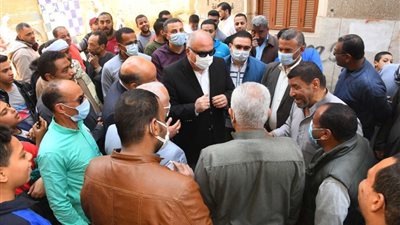 الداودي يجرى جولة ميدانية لمتابعة أعمال إحلال وتجديد شبكات مياه الشرب بمدينة قنا