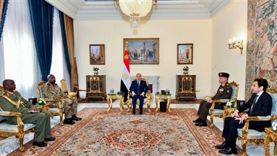 السيسي يستقبل قائد القوات البرية الأوغندية