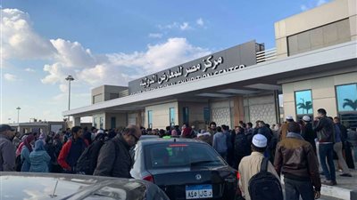 تواجد مكثف من المواطنين في أولى أيام معرض القاهرة للكتاب