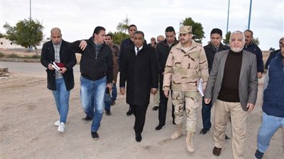 خالد شعيب يتفقد مقترح مخطط تطوير مدخل مدينة مرسى مطروح