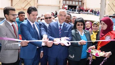 رئيس جامعة المنوفية يفتتح خيمة التراث الشعبى لمختلف الدول العربية