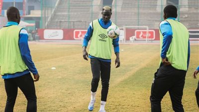 الأهلي يعلن قيد أليو بادجي محليًا وجارٍي قيده إفريقيًا