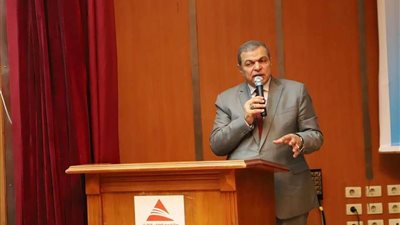 سعفان ومحافظ الشرقية يسلمان 4649 وثيقة تأمين تكافلي للعمالة غير المنتظمة