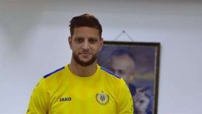 الإسماعيلي يتسلم البطاقة الدولية لفخر الدين بن يوسف