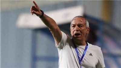 فيريرا يعقد جلسة مع لاعبي الزمالك خلال مران الفريق اليوم