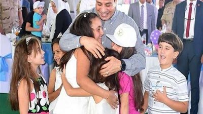 في المناسبات الرسمية.. أسر الشهداء البطل الرئيسي باحتفالات الرئيس السيسي