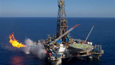 مهندس بحقول بلاعيم: عمق البئر يصل على 3 آلاف متر.. وننتج 24 ألف برميل.. فيديو