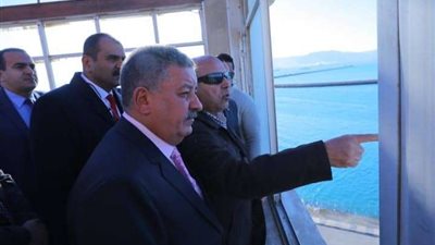 وزير النقل يتفقد ميناء بورتوفيق ويوجه بتطوير ورفع كفاءة الأرصفة البحرية (صور)